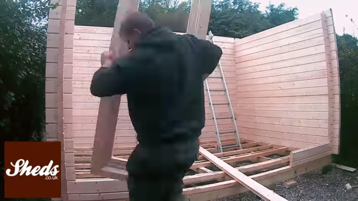Play Building A Log Cabin Time Lapse - Carrick Log Cabin - Greenway Video